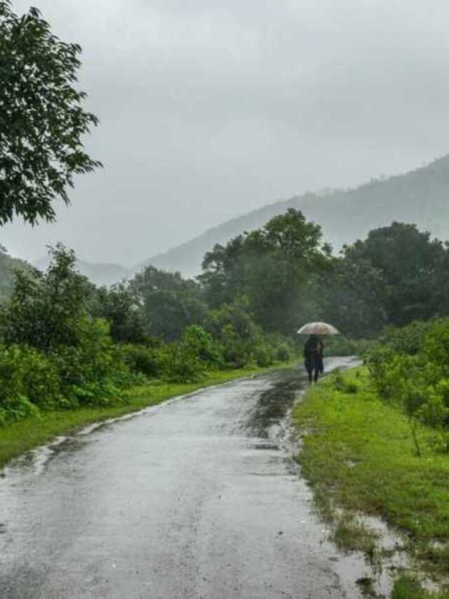 planning to travel in monsoon