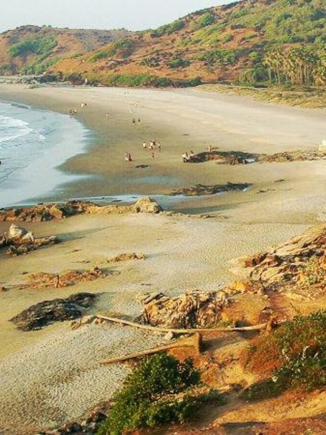 waghator-mysterious-beach-in-goa